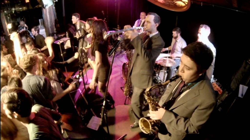 Vancouver wedding music & live band for corporate events | the phonix- hey ya (outkast cover)