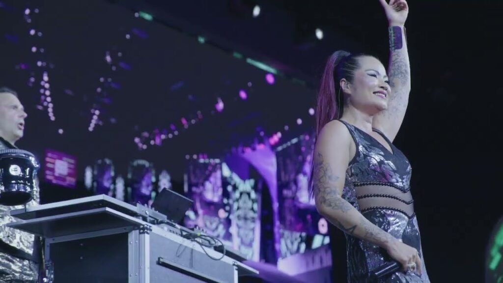 Avicii vs journey - live vocal, drum dj set at vancouver convention centre for mdrt | destineak