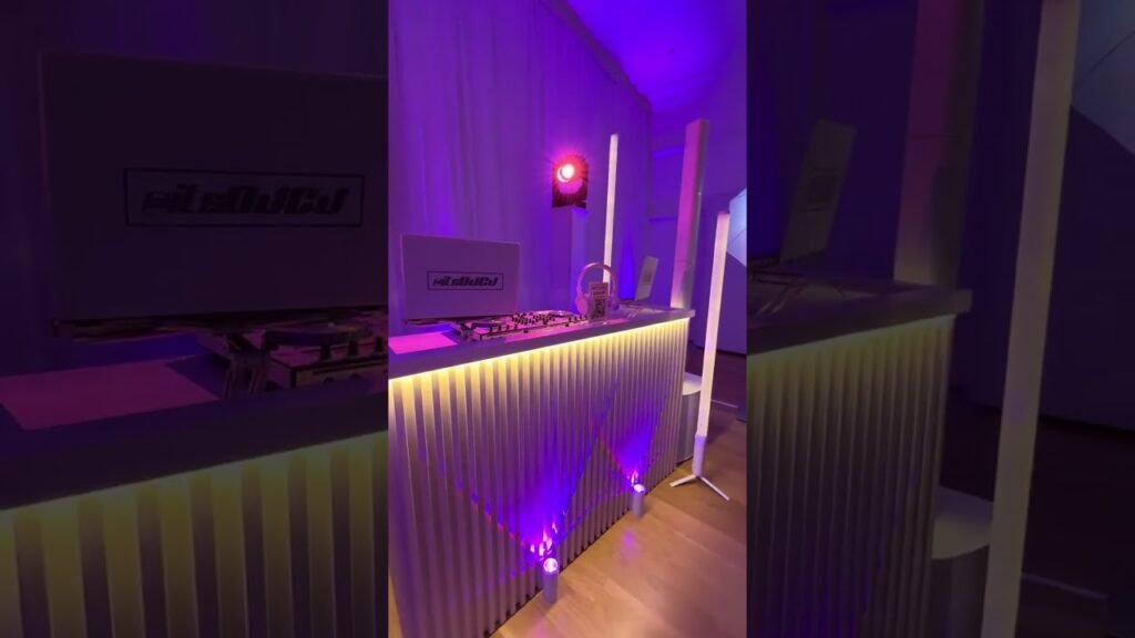 Signature wedding dj +stanley photobooth @ stanley park pavilion wedding show