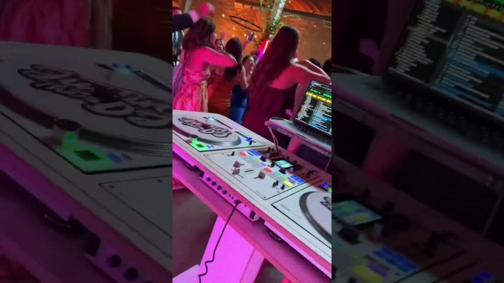 What it looks like when you actually play that bad bunny request! #dj #clubdj #pioneerdj #weddingdj